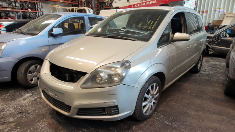 Opel Zafira en Autodesguace CAT La Mina.
