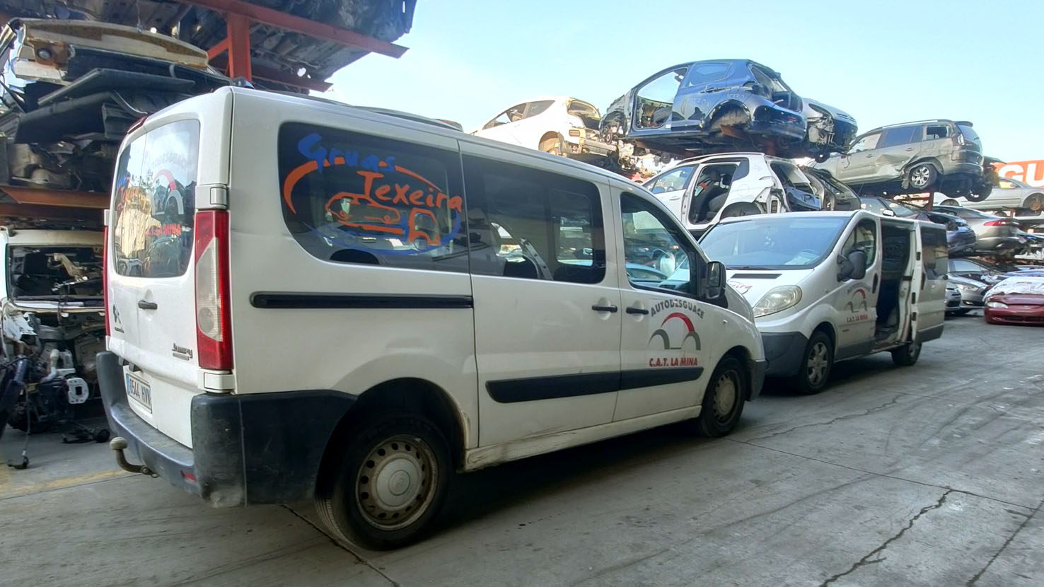 Furgonetas de reparto Autodesguace CAT La Mina.
