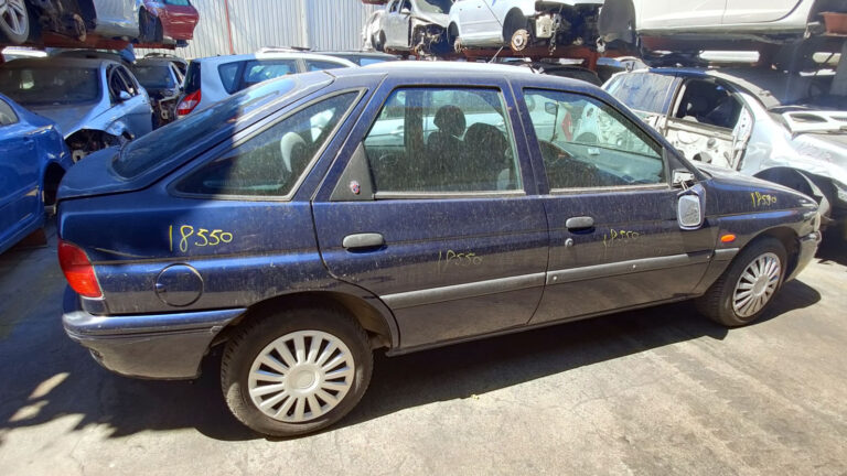 Ford Escort en Autodesguace CAT La Mina.