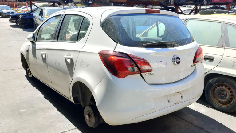 Opel Corsa en Autodesguace CAT La Mina.