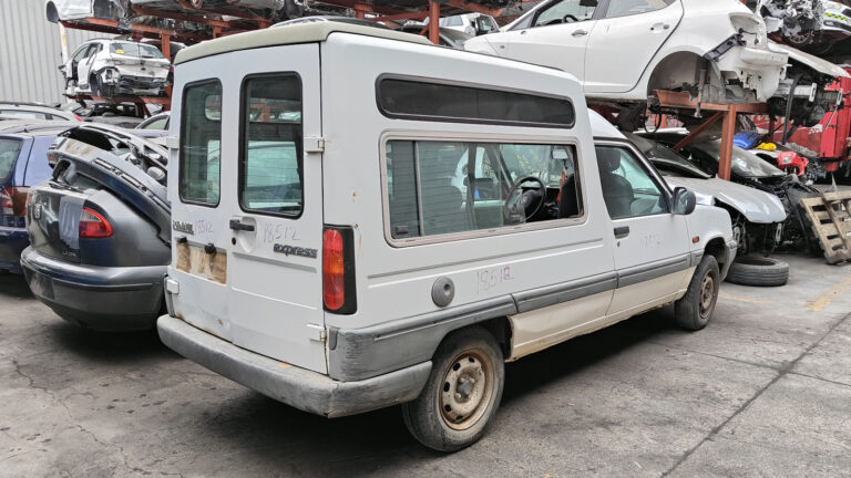 Renault Express en Autodesguace CAT La Mina.