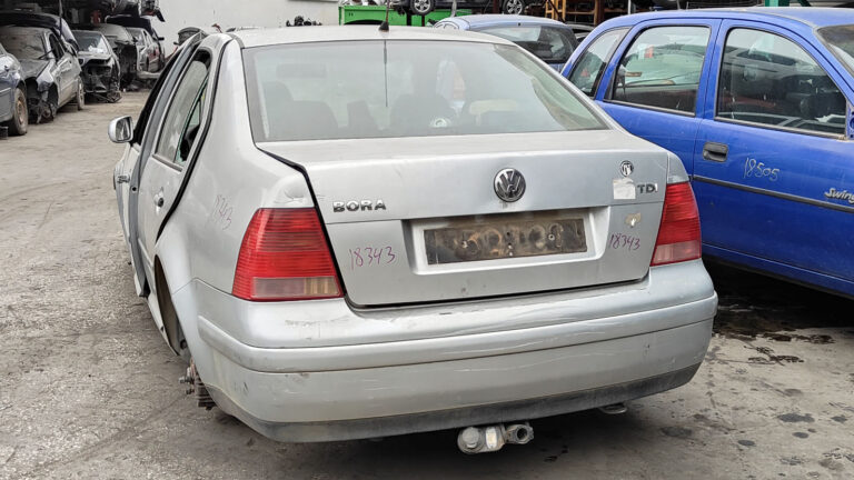 Volkswagen Bora en Autodesguace CAT La Mina.